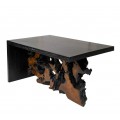 Luxusný moderný obdĺžnikový konferenčný stolík Mazio s čiernou doskou a nohou s masívnou podstavou z koreňového dreva 110 cm