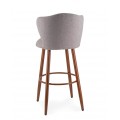 Dizajnová moderná barová stolička Nayla so sivým ľanovým poťahom s vybíjaným zdobením a hnedými nožičkami 102 cm