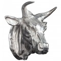 Dekoratívna nástenná socha odliatku hlavy býka z lešteného strieborného kovu s realistickými detailmi rohov, uší a výrazných línií tváre