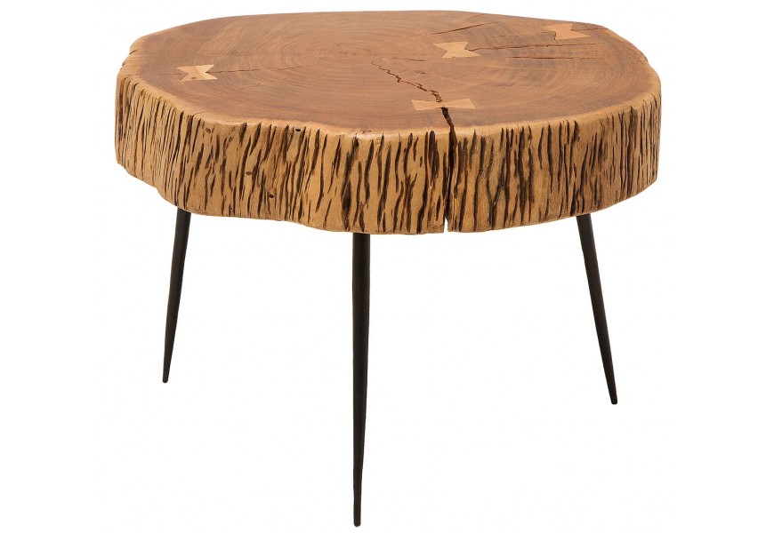 Okrúhly príručný stolík z masívneho dreva s nepravidelnou hranou a čiernymi kovovými nožičkami v štýle prírodného rezu kmeňa