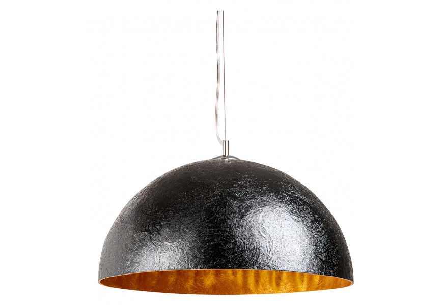 Moderné závesné svietidlo s čiernym polguľovitým tienidlom a zlatým vnútrom s textúrovaným povrchom v art-deco štýle