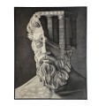 Surrealistický obraz s motívom antickej busty muža a gréckych stĺpov v hlave v monochromatických tónoch sivej s čiernym rámom
