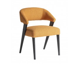 Luxusná dizajnová buklé jedálenská stolička Fragonio s drevenou konštrukciou z dubového a kaučukovníkového dreva v čiernej farbe so šikmými nožičkami s čalúneným sedadlom a chrbtovou opierkou v horčicovej žltej farbe