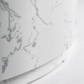 Luxusný mramorový okrúhly konferenčný stolík Santi v bielej farbe so sivým žilkovaním s plnou podstavou 90 cm