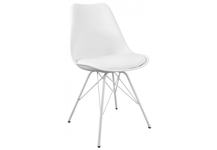 Moderná biela jedálenská stolička so sedadlom, čalúneným vankúšom a kovovými nohami s výpletom v minimalistickom štýle