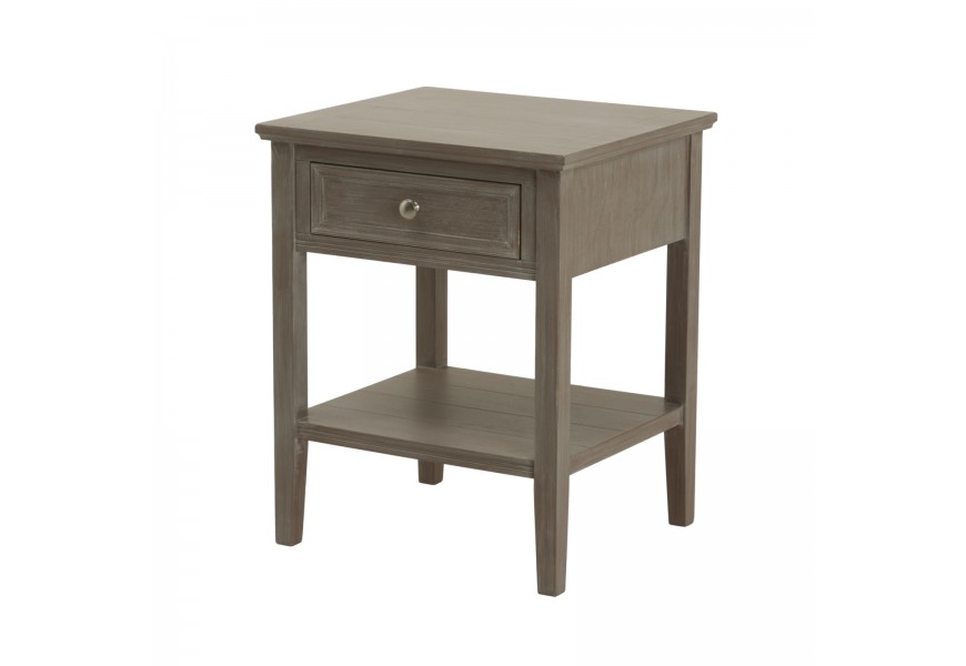 Luxusn&yacute; vidiecky &scaron;tvorcov&yacute; siv&yacute; nočn&yacute; stol&iacute;k Elmont z mas&iacute;vneho dreva s jednou z&aacute;suvkou a spodnou policou v sivom odtieni 59 cm