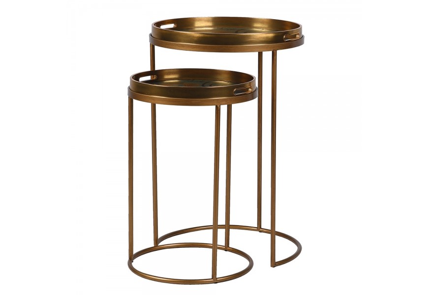 Industriálna sada okrúhlych kovových príručných stolíkov Rust v zlatej farbe so sklenenou doskou a dekorom koi kaprov 73 cm 