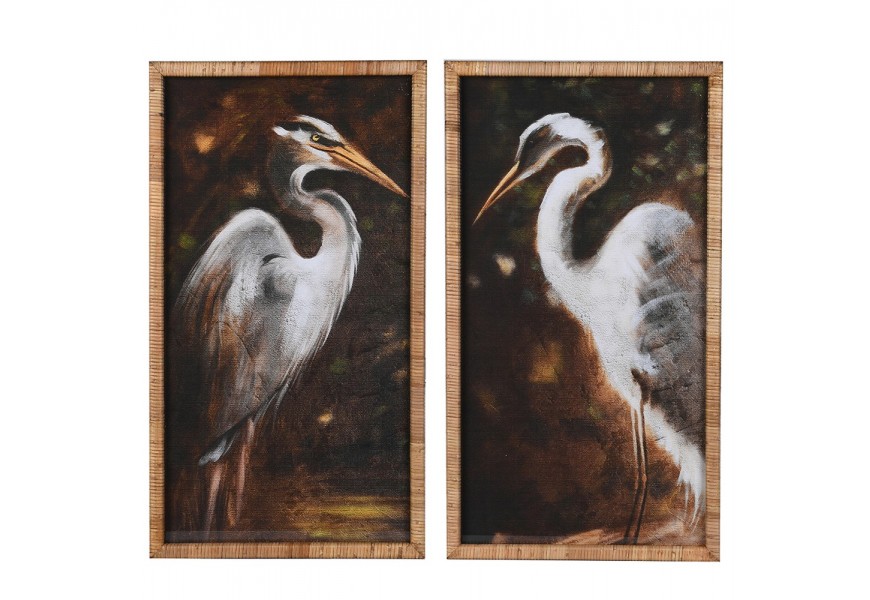 Etno set obrazov Heron s dvojicou volaviek na tmavom pozadí v obdĺžnikovom formáte s prírodným hnedým ratanovým rámom so zadnou výstužou z dyhovaného dreva