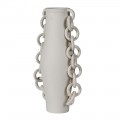 Moderná sivá porcelánová váza Chain so štíhlym tvarom a dekoratívnymi bočnými retiazami vhodná na suché a umelé kvety