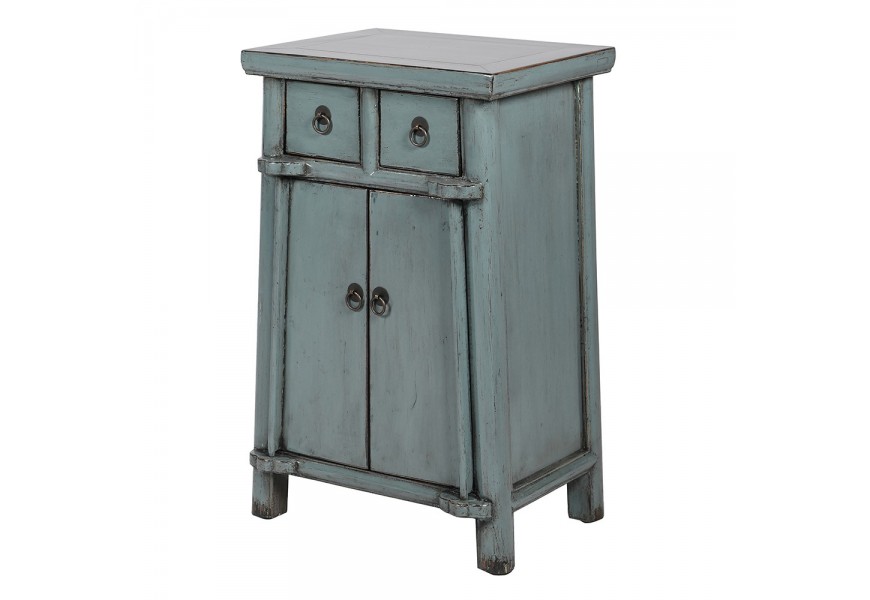 Vintage nočný stolík Castello v obdĺžnikovom tvare z recyklovaného dreva v modrej farbe s dvomi zásuvkami a dvojdverovou skrinkou s mosadznými kovovými úchytkami