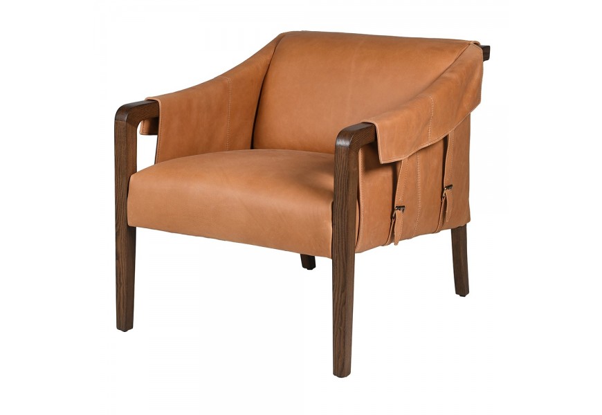 luxusné vidiecke vintage kožené kreslo Safari s hnedým čalúneným sedadlom a operadlom s drevenou konštrukciou a bočnými remienkami