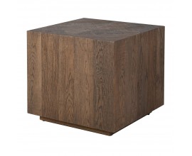 Luxusný masívny príručný stolík Rogi v tvare kocky s nízkou podstavou z recyklovaného dubového dreva v prírodnej tmavej hnedej farbe s priznanou kresbou letokruhov s dekoračnou trojuholníkovou mozaikou na vrchnej doske