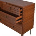 Luxusná retro obdĺžniková masívna komoda Striata z dreva lamelovým dizajnom v hnedej farbe s piatimi zásuvkami 111 cm