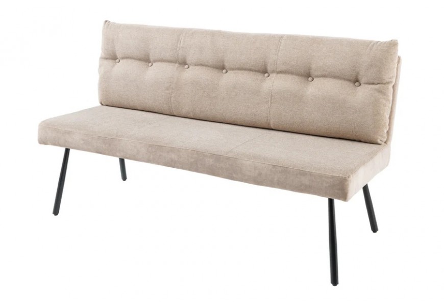 Moderná béžová lavica Harlow s obdĺžnikovým vankúšom s gombíkmi textilným poťahom a čiernymi kovovými nožičkami