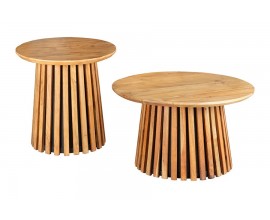 Masívní sada dvoch okrúhlych hnedých konferenčných stolíkov Davidson z akáciového dreva s lamelovou podstavou 70 cm