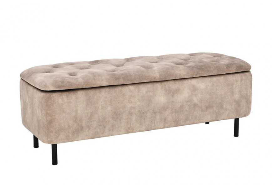 Dizajnová béžová lavica Eliana v odtieni šampanského so sedadlom s prešívaním s okrúhlymi gombíkmi v chesterfield štýle s penovým čalúnením a zamatovým poťahom s úložným priestorom a štyrmi čiernymi kovovými nožičkami