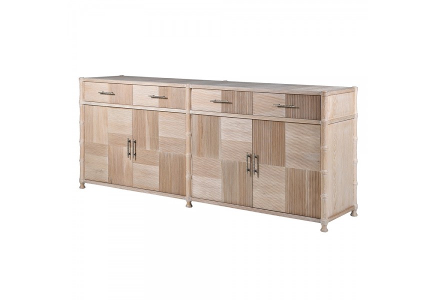 Luxusný koloniálny štvordverový príborník Kamila z masívneho dubového dreva so štyrmi zásuvkami a vrúbkovaným povrchom 210 cm