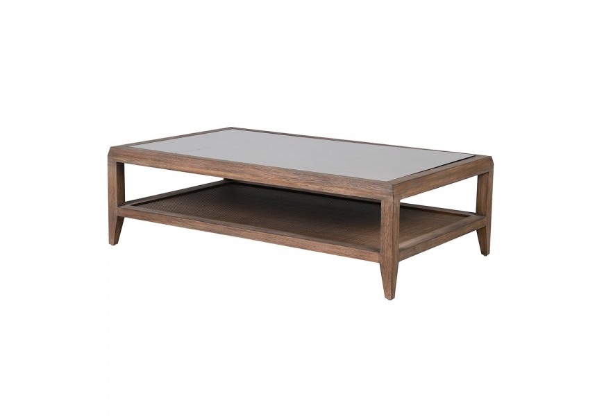 Koloniálny obdĺžnikový konferenčný stolík Ratanor z masívneho bayur dreva s ratanovým výpletom a sklenenou doskou v hnedej farbe so spodnou policou