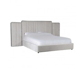 Luxusná moderná sivá čalúnená posteľ Verona s veľkým prešívaným čelom z troch častí s kovovým lemom 325 cm