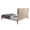 Luxusná moderná manželská posteľ Charmoin s béžovým čalúneným čelom z ekokože s orechovo hnedým masívnym rámom 188 cm