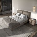 Luxusná moderná manželská posteľ Charmoin s čalúneným prešívaným čelom a norkovo béžovým koženým poťahom 176 cm