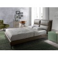 Luxusná moderná manželská posteľ Charmoin s čalúneným prešívaným čelom a norkovo béžovým koženým poťahom 176 cm