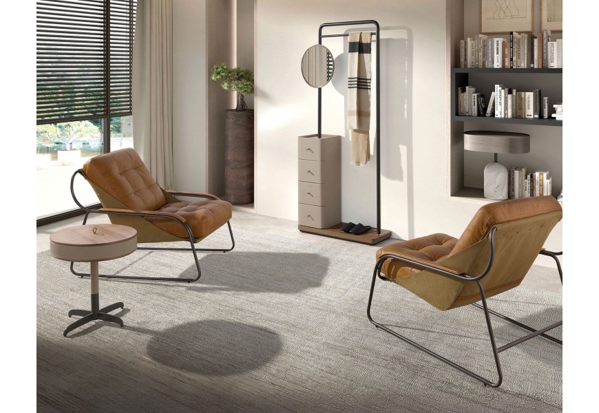 Luxusná moderná zostava koženého nábytku do predsiene Vita Naturale s vešiakom so zrkadlom a zásuvkami s okrúhlym príručným stolíkom s úložným priestorom v orechovom  hnedom prevedení s béžovým poťahom s čalúneným hnedým kreslom s kovovou konštrukciou