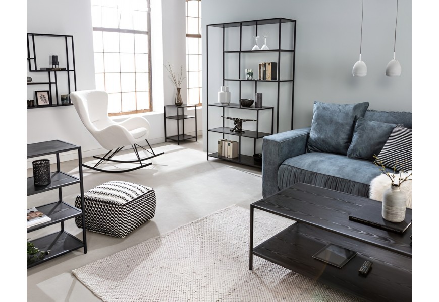Moderná industriálna štýlová obývacia zostava Industria Negra v čiernej farbe s kovovým rámom a drevenými policami