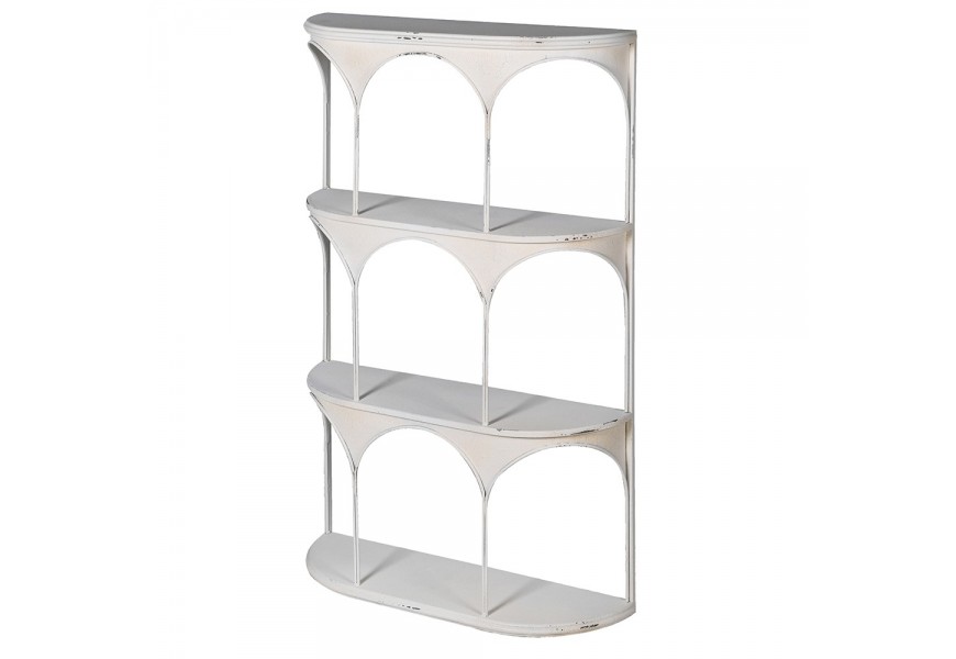 Vintage kovový biely regál Arche so štyrmi policami zaobleným predkom oblúkovými výstuhami dvomi stredovými tyčami a patinou hrdze