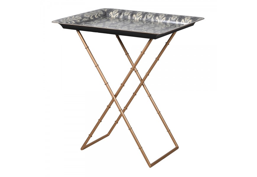 Etno modrý obdĺžnikový servírovací stolík Mirano zo železa s vyvýšeným okrajom s orientálnou bielou kresbou damaškových motívov so štyrmi prekríženými nožičkami v zlatej farbe