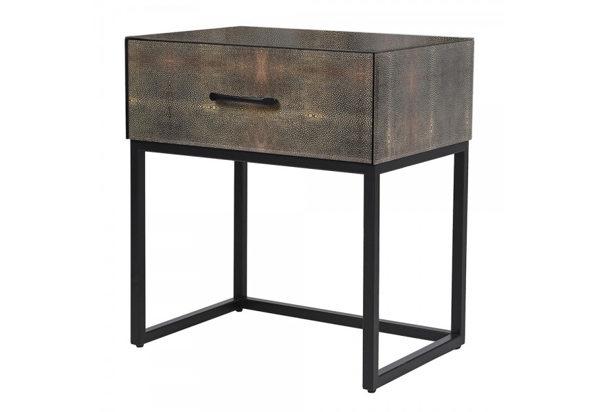 Industriálny nočný stolík Baron s povrchom zo shagreen hnedej kože a čiernou kovovou konštrukciou 56 cm