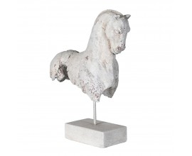 Dizajnov&aacute; dekorat&iacute;vna socha Gerant v podobe koňa v bielej farbe s kamenn&yacute;m vzhľadom na obdĺžnikovej podstave 47 cm