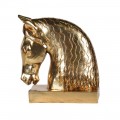 Glamour dizajnov&aacute; socha Harold v zlatej farbe v podobe hlavy koňa s leskl&yacute;m povrchom s kovov&yacute;m vzhľadom 26 cm 
