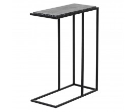 Moderný industriálny obdĺžnikový príručný stolík Nashik s čiernou kovovou konštrukciou s nožičkami na jednej strane s vrchnou doskou z mramoru v čiernej farbe so sivou kresbou