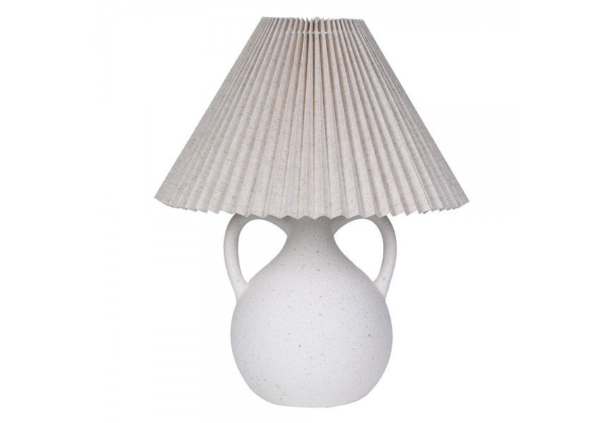 Vidiecka vintage nočná lampa Novelle s keramickou podstavou v tvare kameninovej vázy s dvomi uškami v bielej farbe s naturálnou štruktúrou s kužeľovitým skladaným tienidlom z bielej ľanovej textílie s prirodzenou farbou vlákna