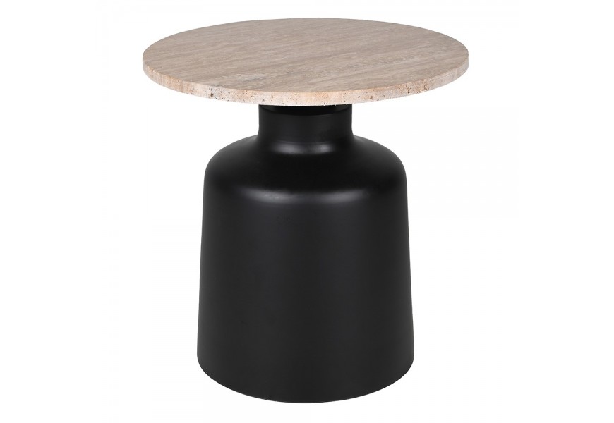 Dizajnový industriálny príručný stolík Ulma s okrúhlou vrchnou doskou z mramoru v béžovej farbe s výrazou štruktúrou s jednou nohou z kovu s mohutnou základňou a zúženým hrdlom v čiernej farbe