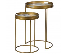 Art deco mramorová sada dvoch príručných stolíkov Maori s vrchnou doskou v tvare okrúhleho podnosu s vyvýšeným okrajom a doskou s bielym mramorovým dizajnom s konštrukciou z kovu v zlatej farbe