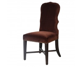 Luxusná zámocká čalúnená jedálenská stolička Tonnie s vysokou chrbtovou opierkou s vyrezávaným tvarovaním s poťahom zo zamatu v hnedej farbe s drevenými nožičkami s výstuhou v tvare X v tmavej hnedej farbe