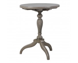 Luxusný vintage sivý príručný stolík Dufrain s okrúhlou vrchnou doskou s vyrezávanou nohou s podstavou s tromi ramenami z masívneho dreva so starožitnou povrchovou úpravou