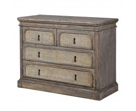 Luxusná masívna vidiecka komoda Rickon z masívneho recyklovaného dreva v hnedej farbe so sivou patinou a výraznou štruktúrou s dvomi širokými a dvomi úzkymi zásuvkami s čelom s ratanovým výpletom so starožitnou patinou