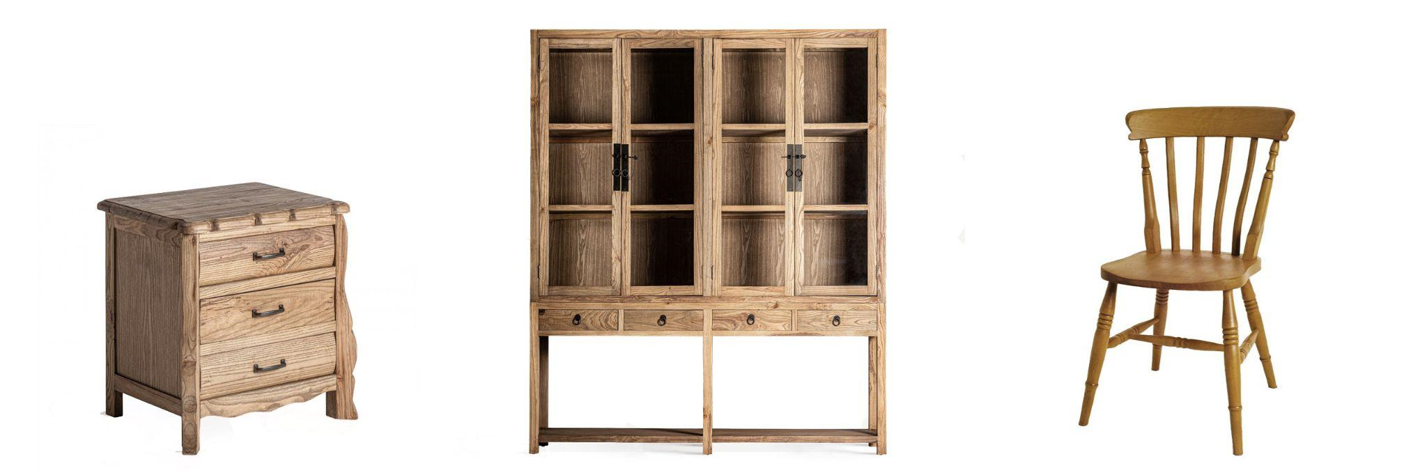 Luxusný bukový nábytok vyrezávaný vidiecky nočný stolík Valletta a knižnica Ethon s presklennými dvierkami v koloniálnom štýle a masívna vidiecka stolička Haag v hnedej farbe s tradičným dizajnom