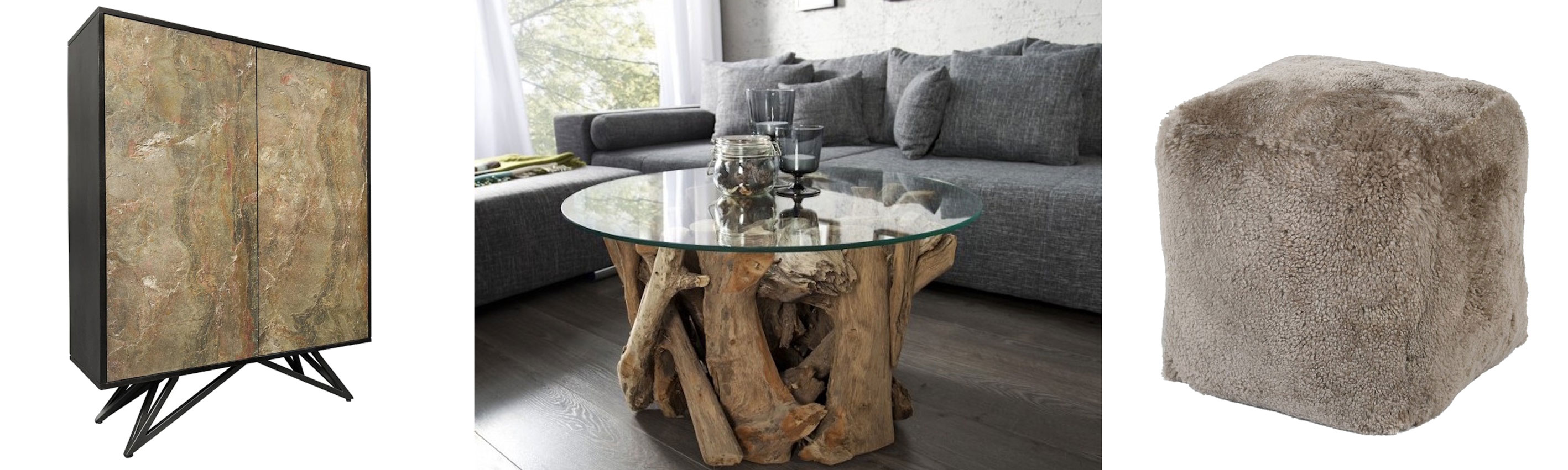 Moderný nábytok v severskom štýle barová skrinka Elentia z čierneho dreva s dvojitými dvierkami z hnedým kamenným dizajnom a okrúhly konferenčný stolík Wild s rustikálnou podstavou z naplaveného dreva a sklenenou doskou a taburetka typu pouf Kaisa s poťahom z pravej ovčej kožušiny v prírodnej zemitej hnedosivej farbe taupe