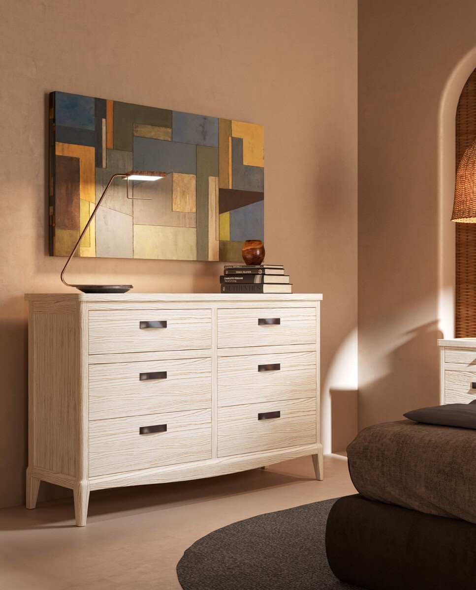 Estila Luxusná vidiecka masívna komoda Quebec so šiestimi zásuvkami a vyrezávanými nohami 136 cm