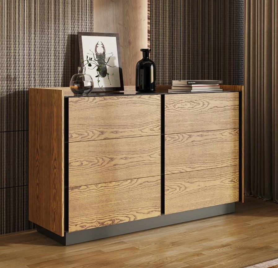 Estila Luxusná moderná masívna vysoká komoda Praga v obdĺžnikovom tvare s podstavou a šiestimi zásuvkami 135 cm