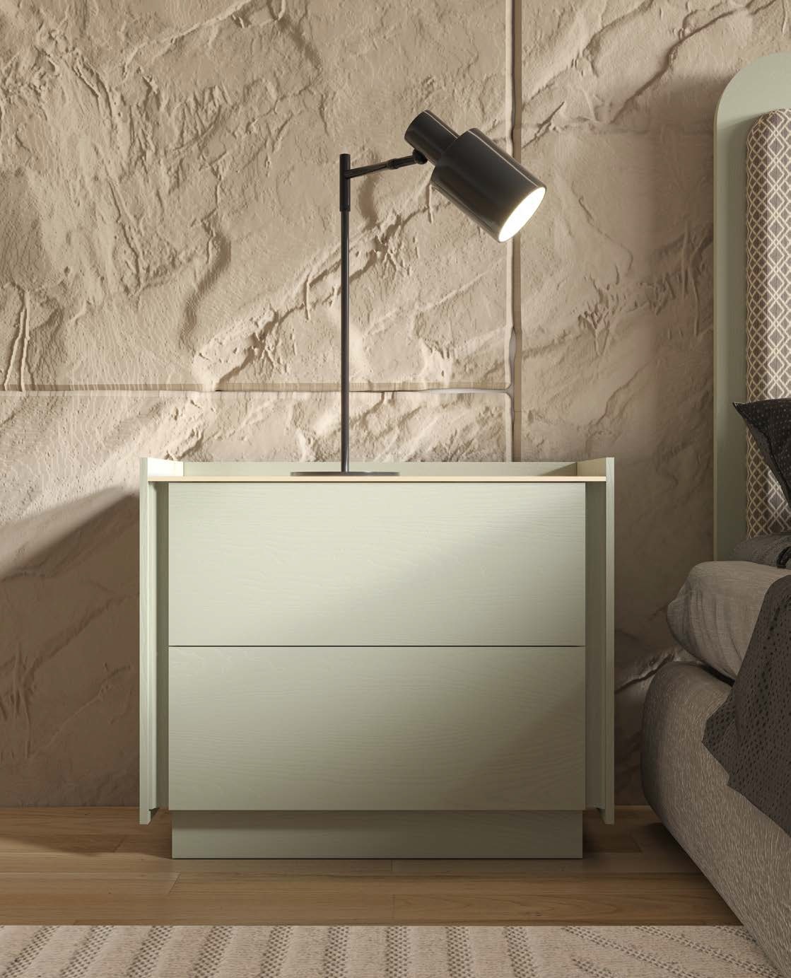 Estila Luxusný moderný obdĺžnikový nočný stolík Praga z masívneho dreva s dvomi zásuvkami a bočnými úchytkami 70 cm