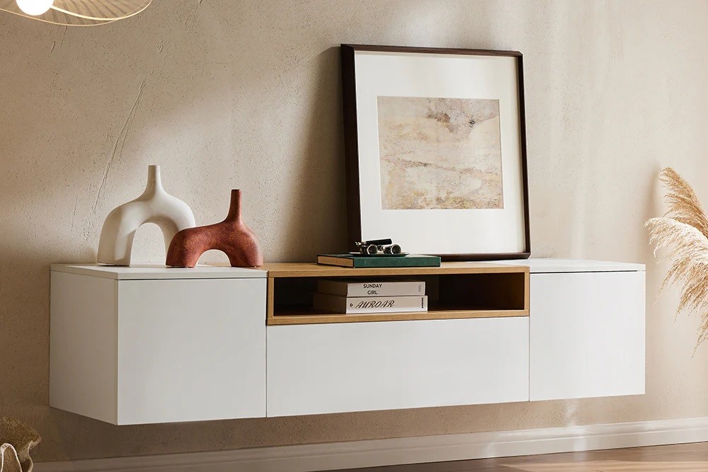 Estila Škandinávsky nástenný obdĺžnikový dvojdverový TV stolík Attica v bielej farbe so zásuvkou a policou s dubovým vzhľadom 160 cm