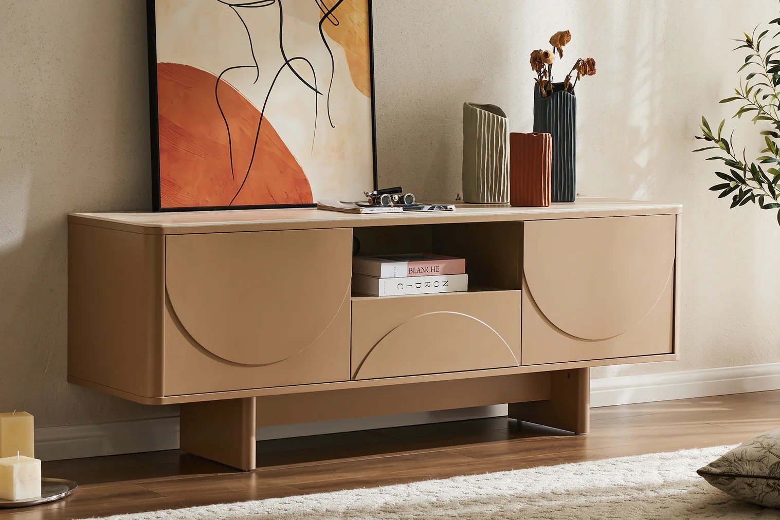 Estila Dizajnový art deco TV stolík Savonia s úložným priestorom v hnedej farbe s travertínovou doskou a geometrickým reliéfom 150 cm