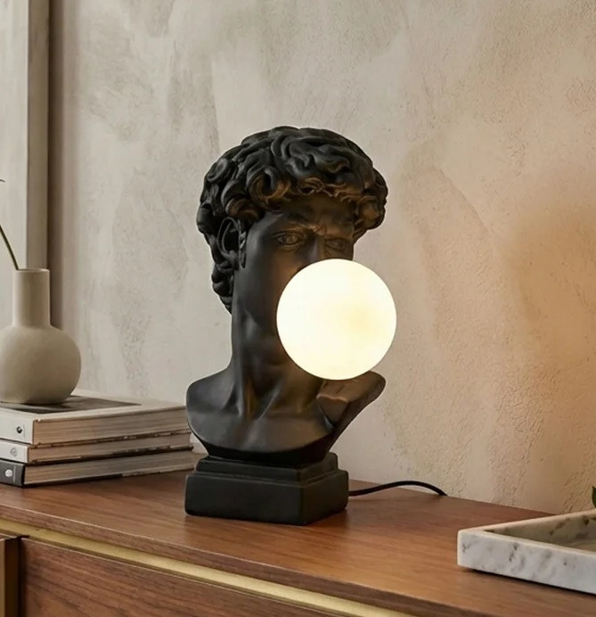 Estila Dizajnová moderná stolná lampa Antica v čiernej farbe v tvare busty Dávida s bielym okrúhlym tienidlom 29 cm