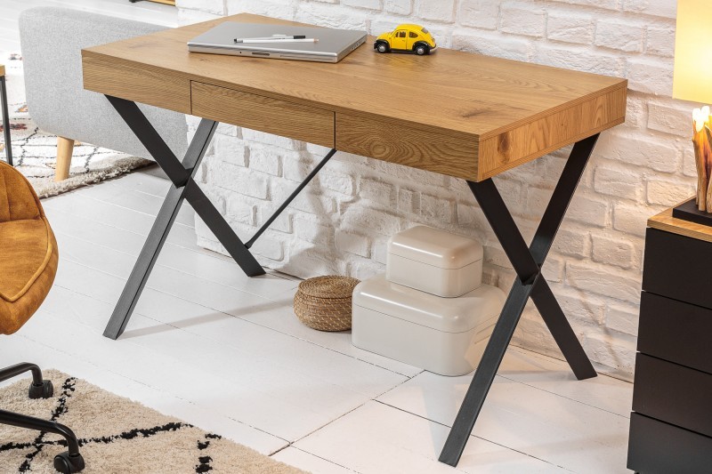 Estila Industriálny hnedý dizajnový pracovný stôl Westford na čiernych nohách so zásuvkou 110cm