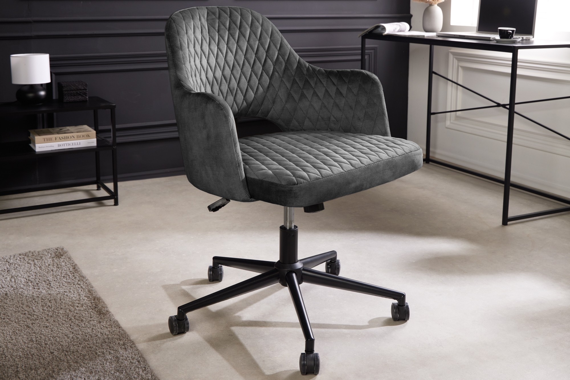 Estila Moderná dizajnová kancelárska stolička Pedro so sivým zamatovým poťahom na kolieskach 82 cm